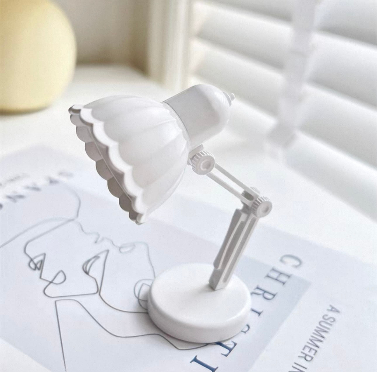 Mini Flower Desk Lamp Fridge Magnets - 1 piece