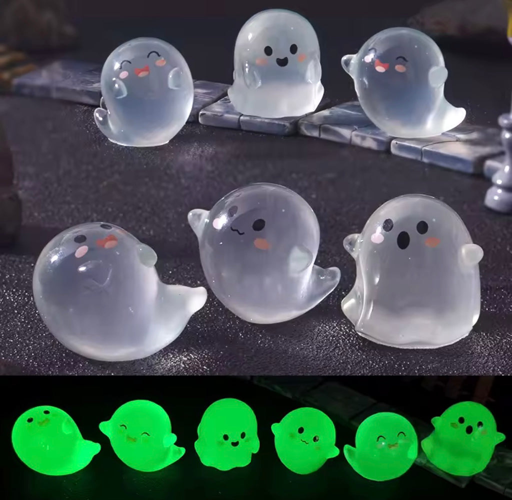 Spooky Halloween Mystery Scoop – Glow-in-the-Dark Mini Resin Charms (5-8 Pieces)