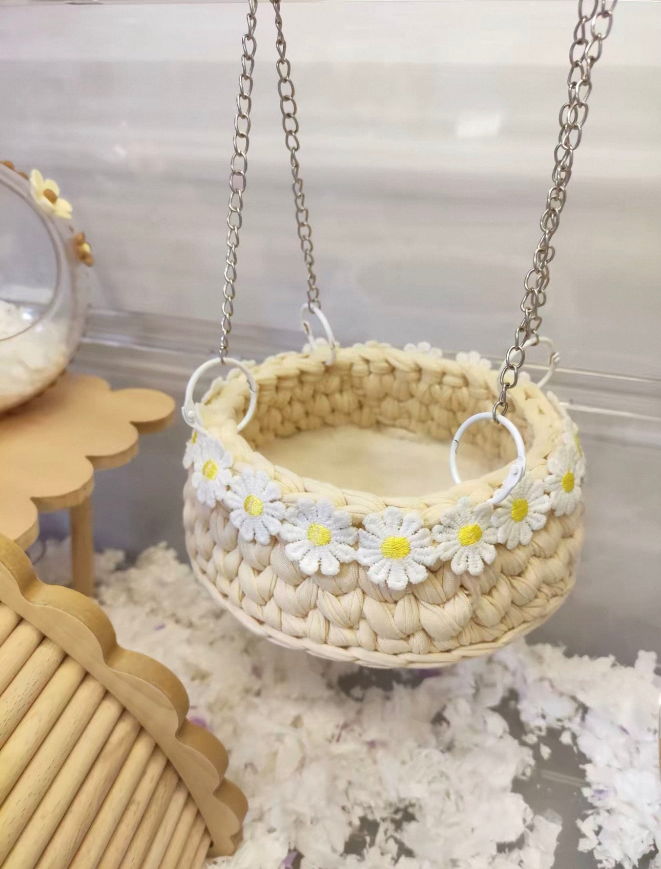 🌼 Daisy Woven Hanging Basket Bed